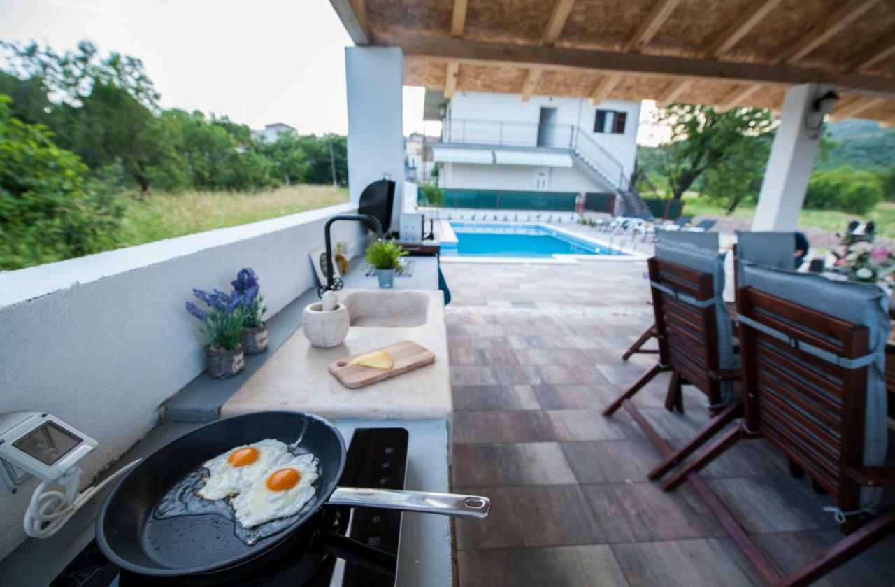 Central Dalmatian Pool&Grill House Gustirna Exterior foto